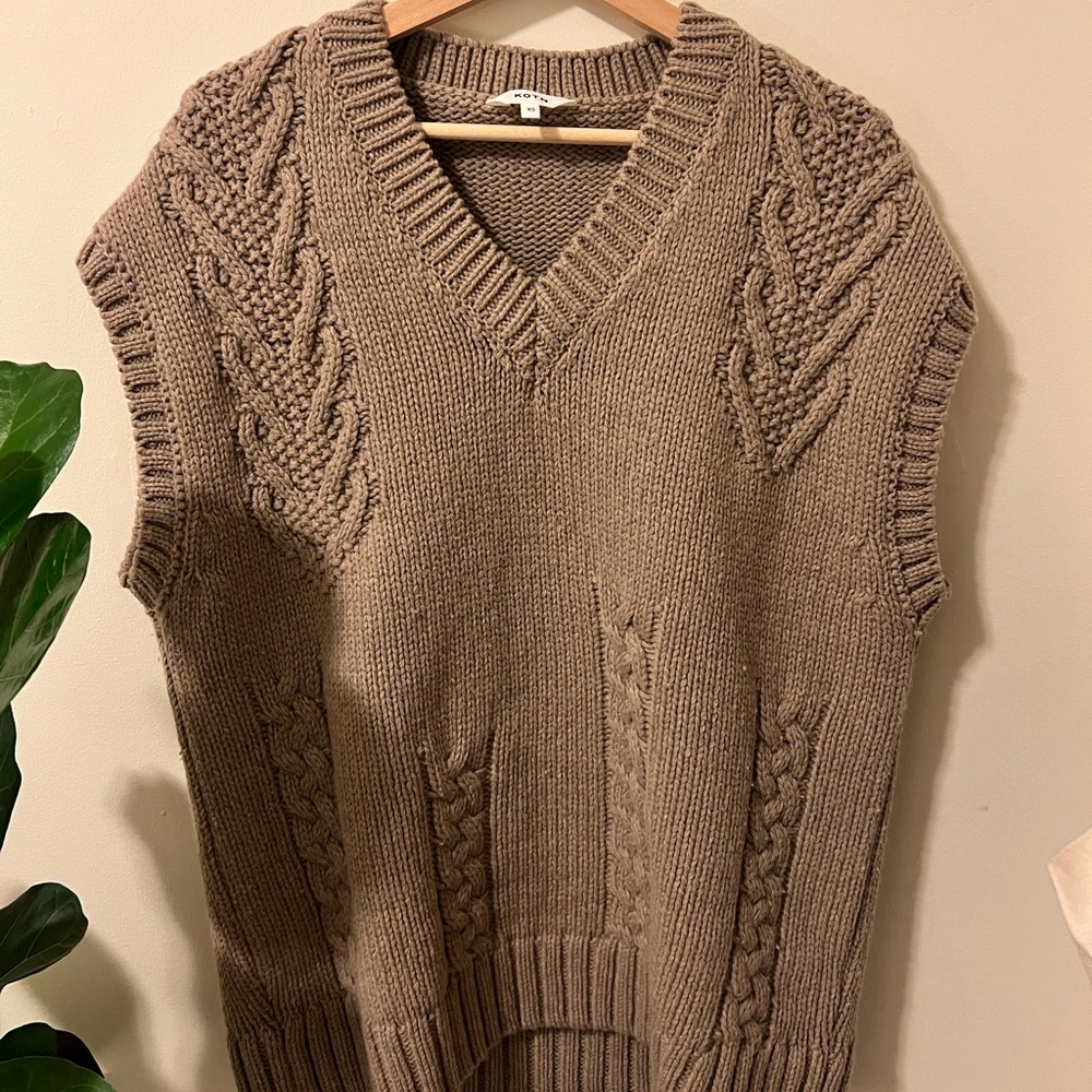 KOTN Unisex Cable Knit Vest in Porcini Melange